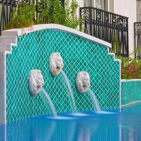 מלון Antique Palace Museum (adults Only) 5*