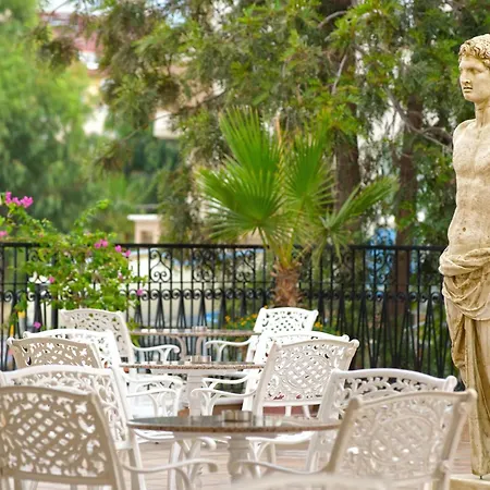 Antique Palace Museum (adults Only) מלון