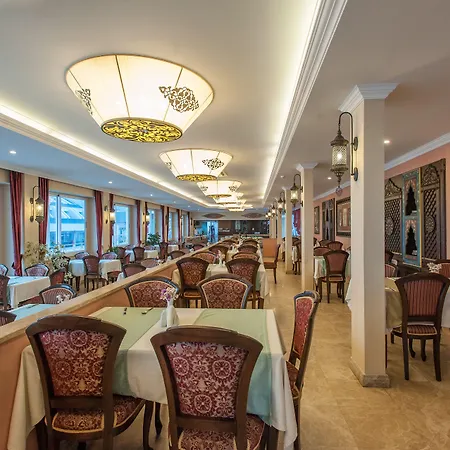 מלון Antique Palace Museum (adults Only) 5*